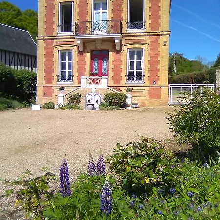 L'Ajoussienne Villa ภายนอก รูปภาพ