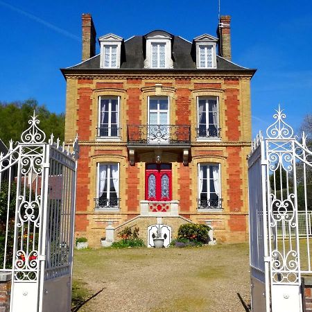L'Ajoussienne Villa ภายนอก รูปภาพ