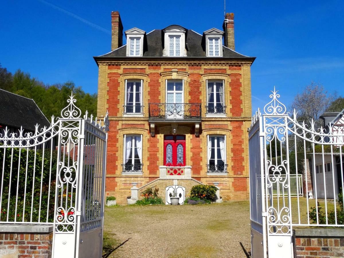 L'Ajoussienne Villa ภายนอก รูปภาพ