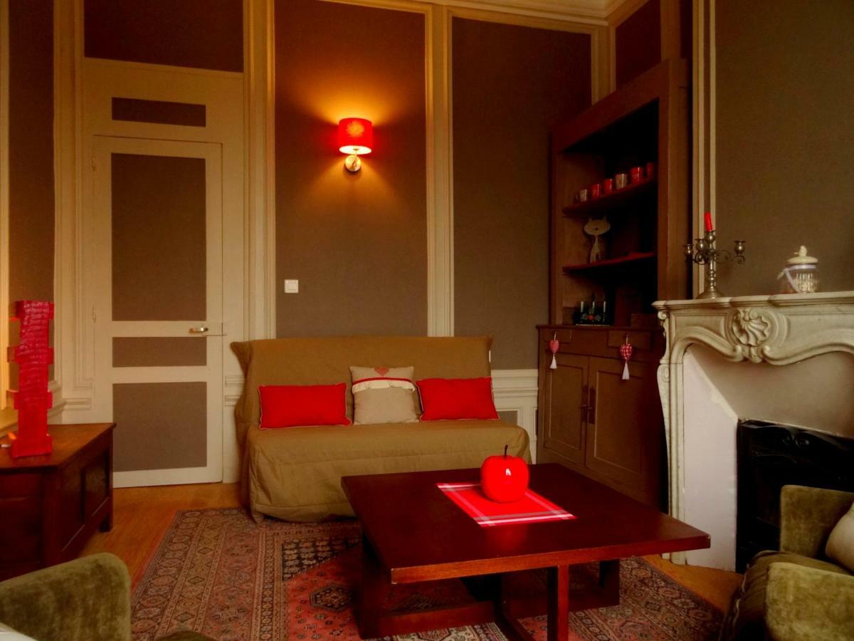 L'Ajoussienne Villa ภายนอก รูปภาพ