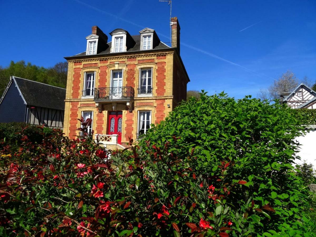L'Ajoussienne Villa ภายนอก รูปภาพ