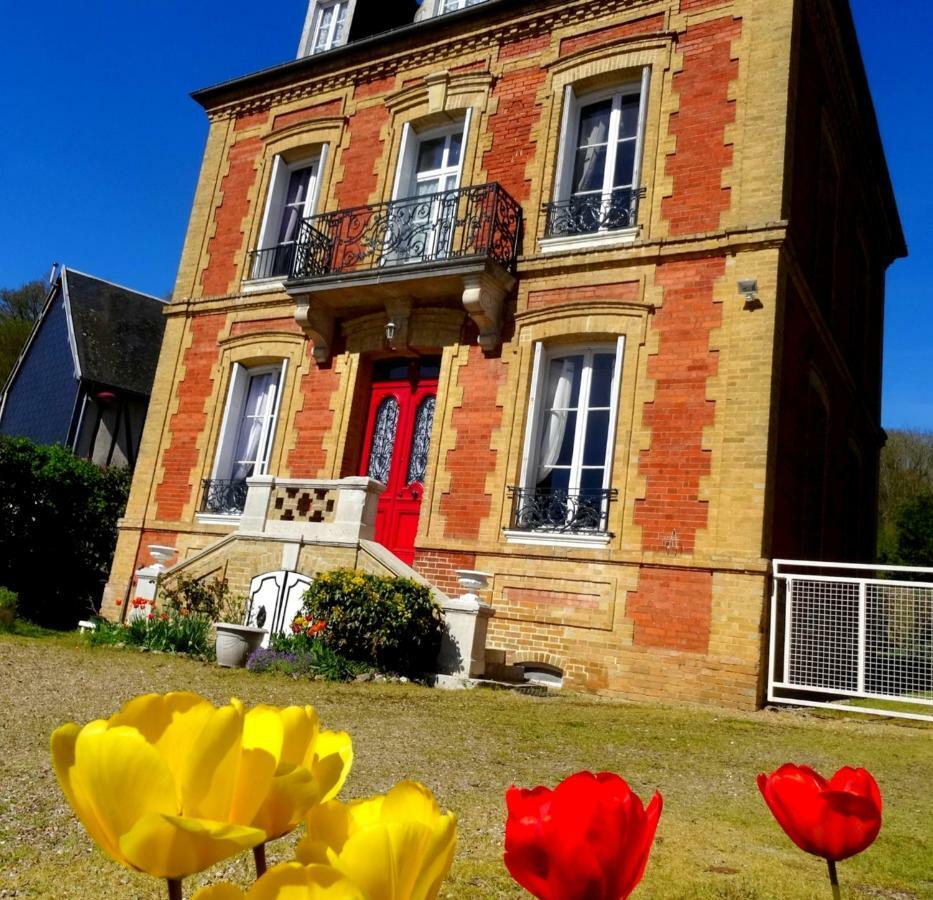L'Ajoussienne Villa ภายนอก รูปภาพ